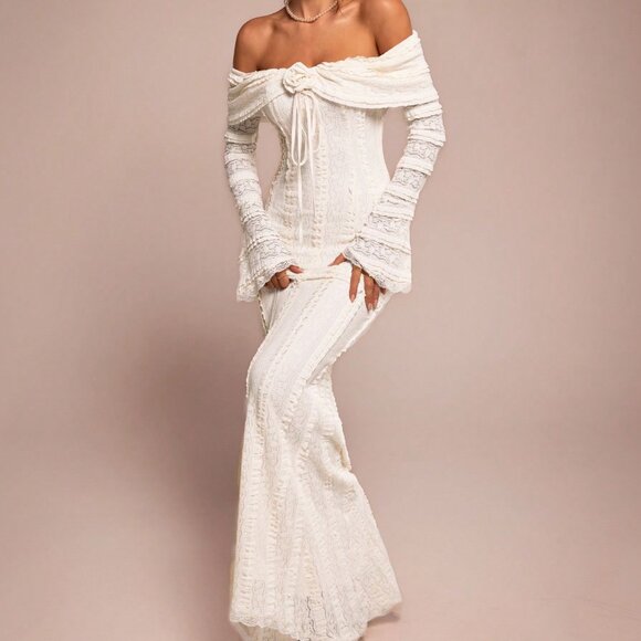 White Elegant Women's Off-Shoulder Long-Sleeved Maxi dress Date Outfit - Picture 7 of 8